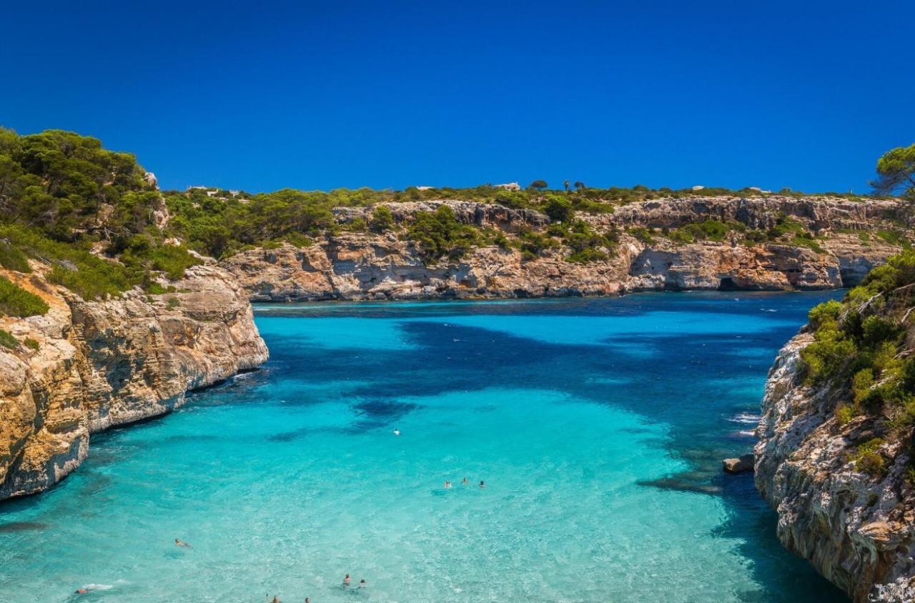 Idayvuelta Home & Suites With Private Pool Ses Salines  Eksteriør bilde